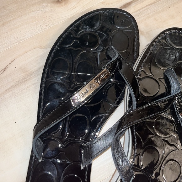 EUC Coach Wilma Poppy Patent Leather Black Flip Flops - Picture 7 of 7